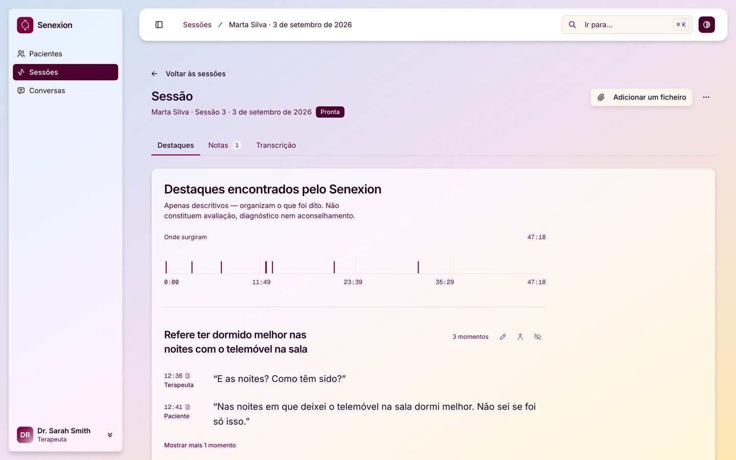 Uma sessão na app senexion: destaques descritivos, cada um com as passagens da transcrição e o minuto em que foram ditas.